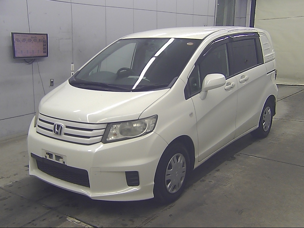 HONDA FREED SPIKE