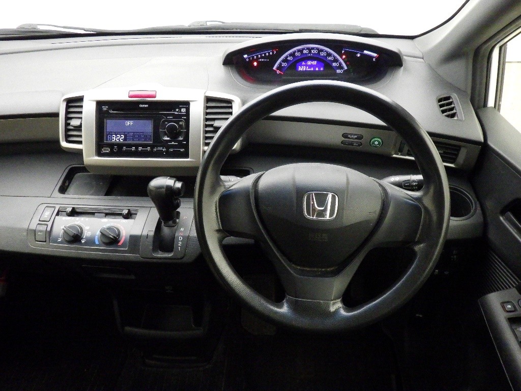 HONDA FREED SPIKE