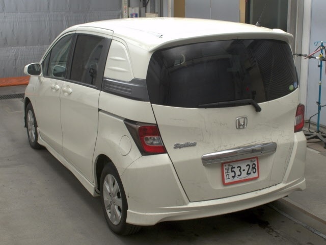 HONDA FREED SPIKE