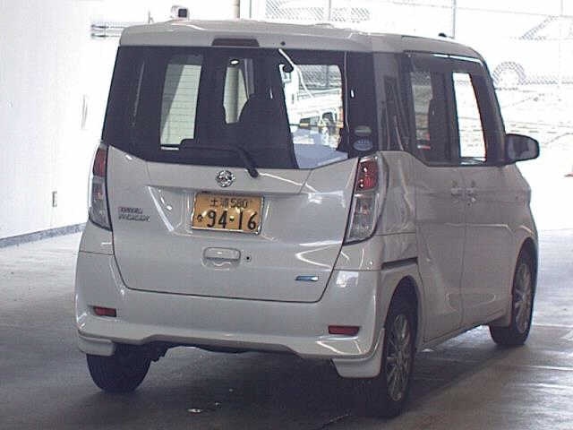 NISSAN DAYZ ROOX
