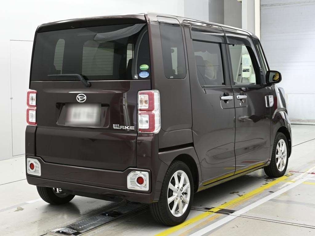 DAIHATSU WAKE