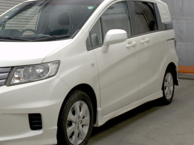 HONDA FREED SPIKE