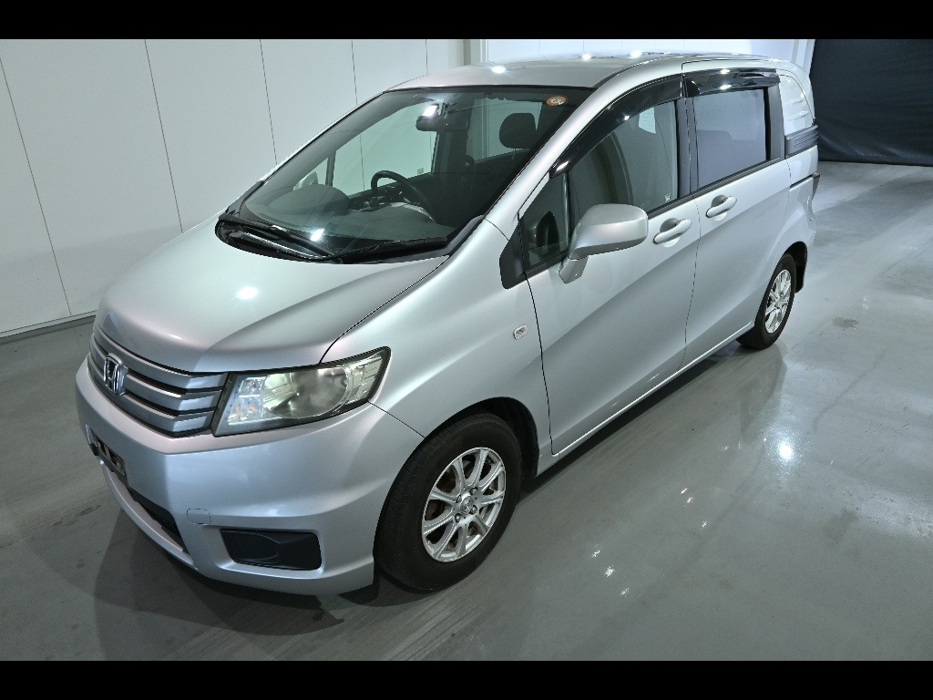 HONDA FREED SPIKE