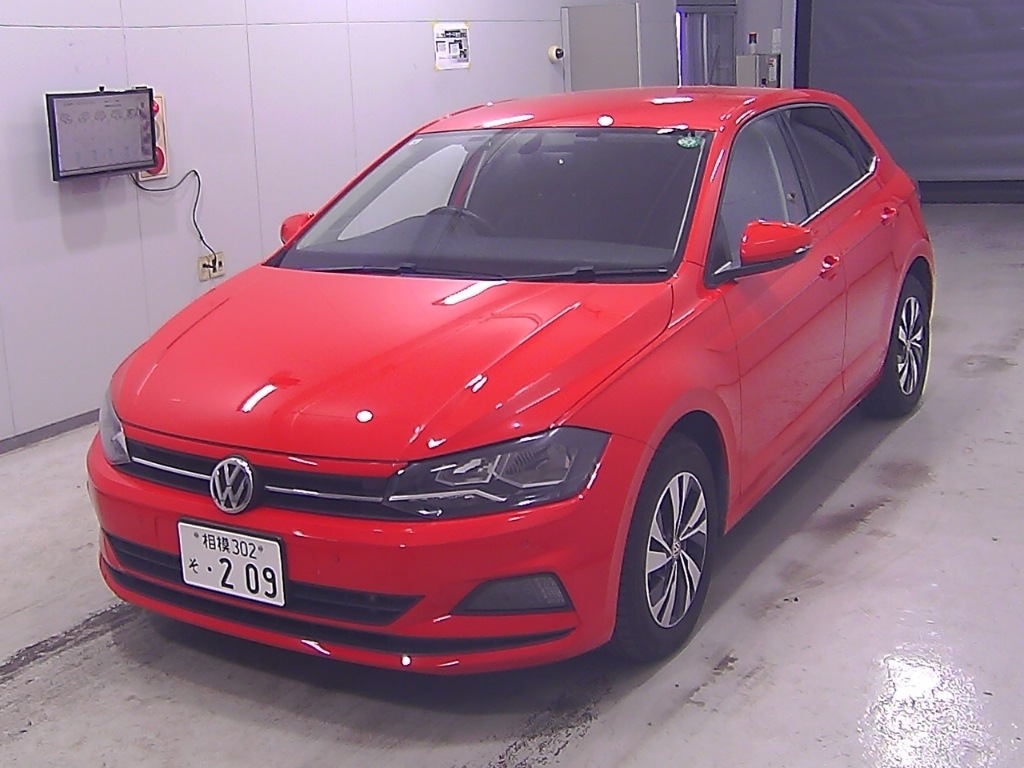 VOLKSWAGEN POLO