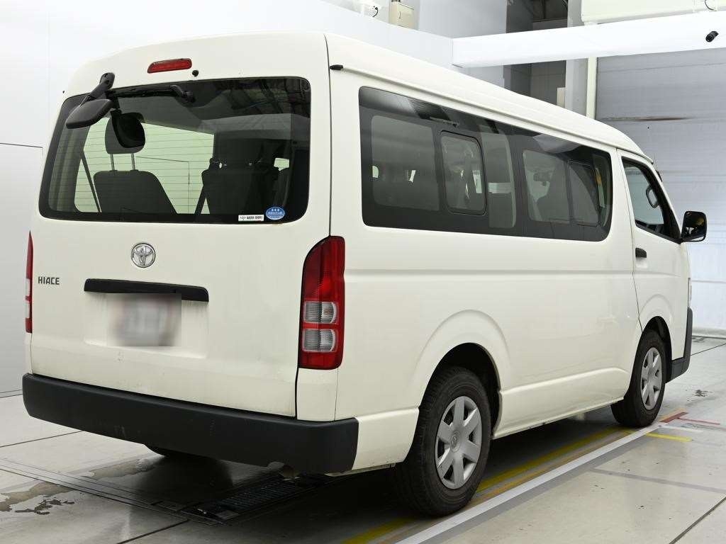 TOYOTA HIACE