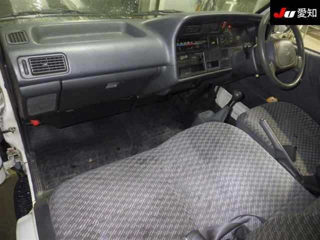 TOYOTA REGIUS ACE