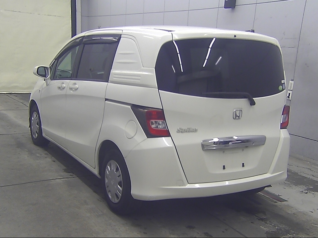 HONDA FREED SPIKE