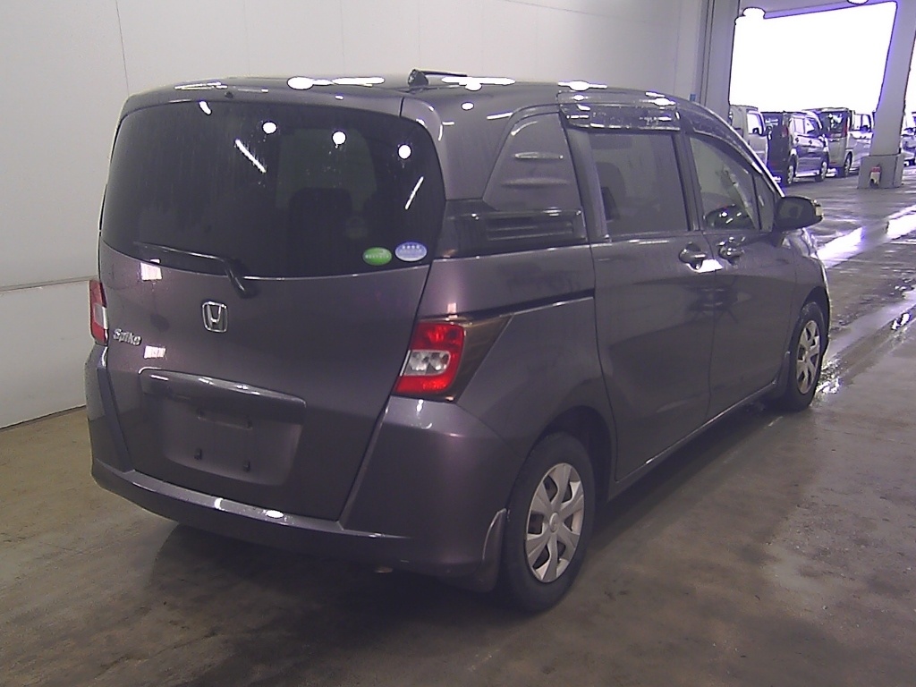 HONDA FREED SPIKE