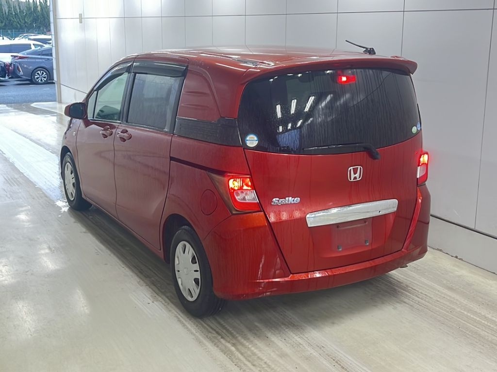 HONDA FREED SPIKE