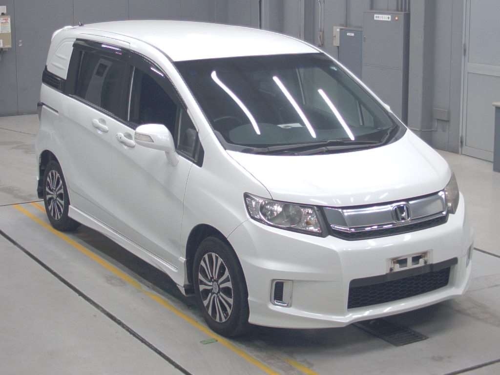 HONDA FREED SPIKE