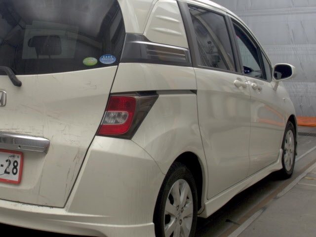 HONDA FREED SPIKE