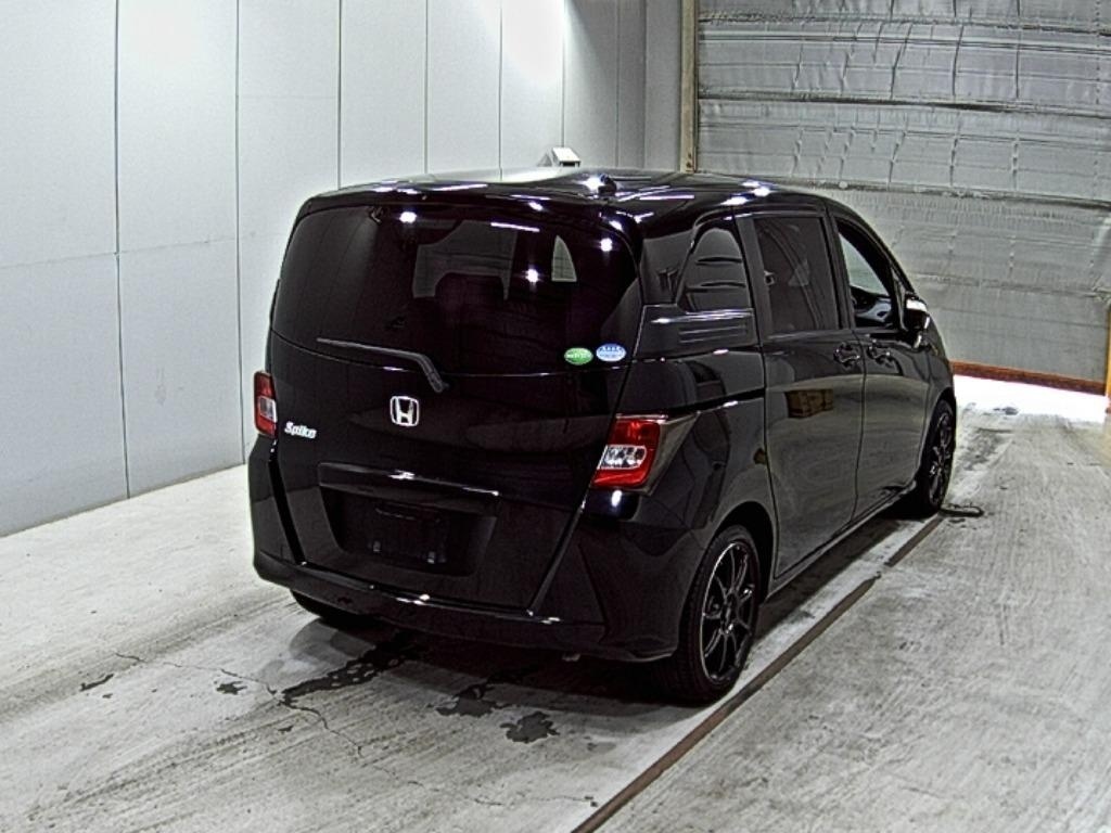 HONDA FREED SPIKE