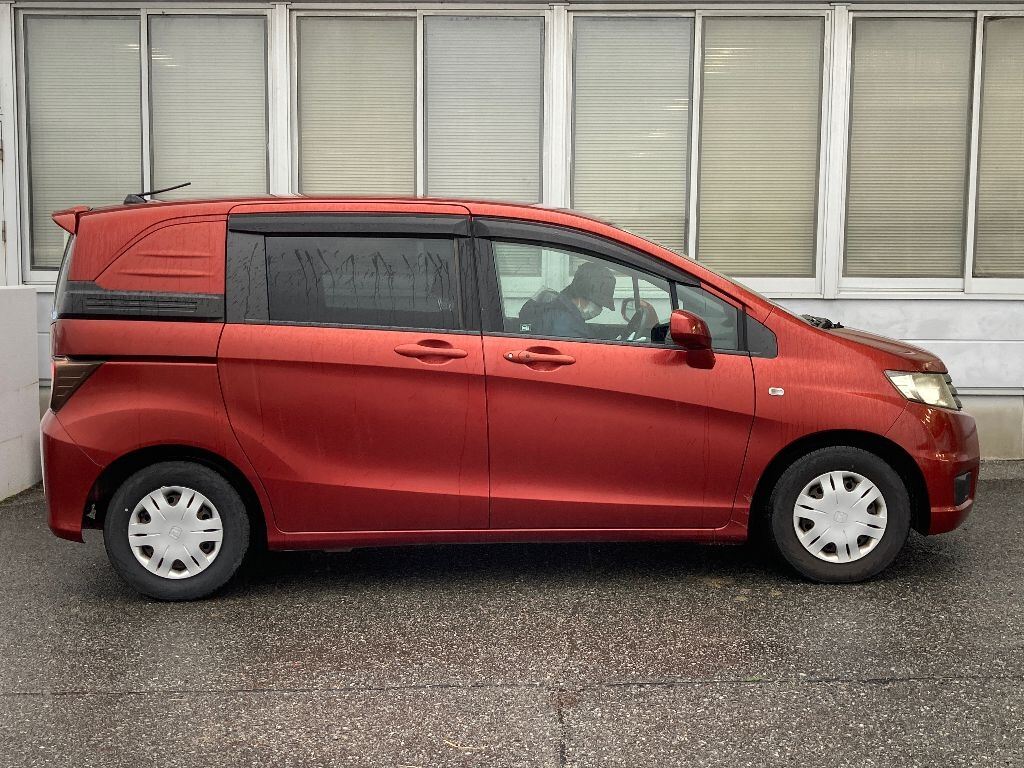 HONDA FREED SPIKE