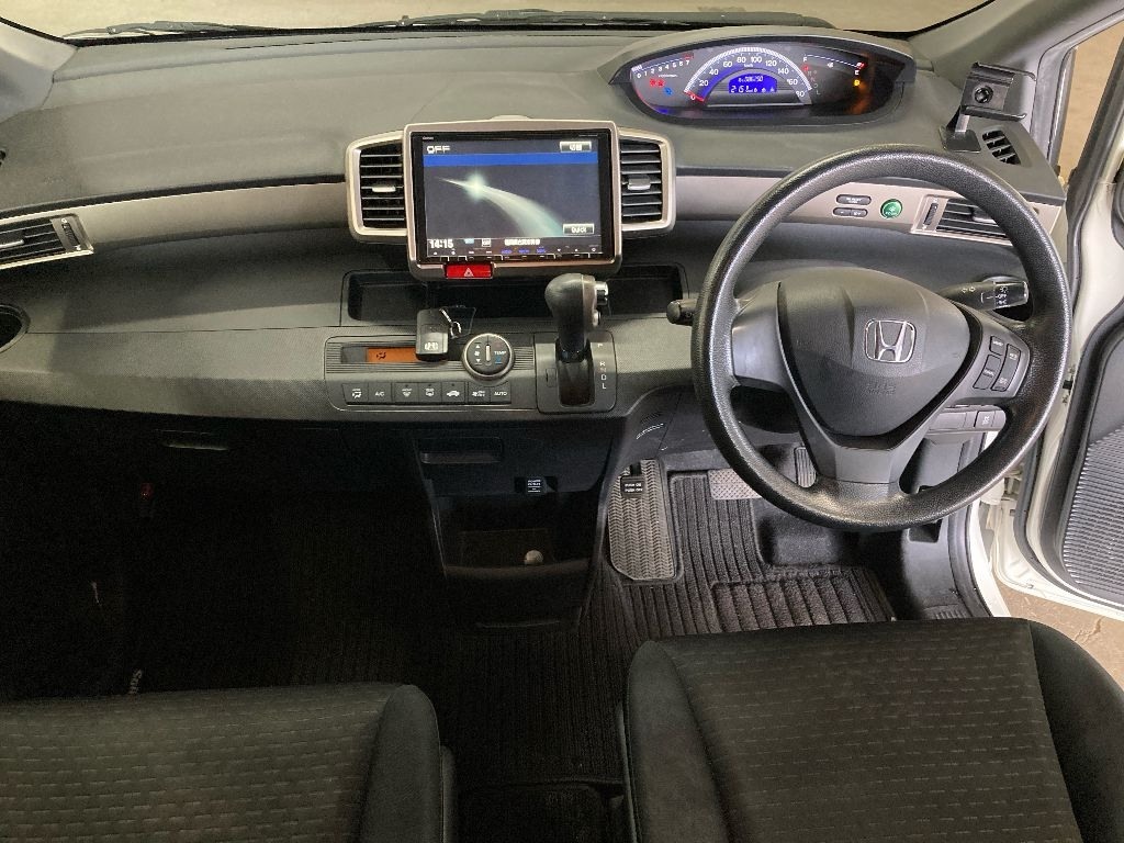 HONDA FREED SPIKE