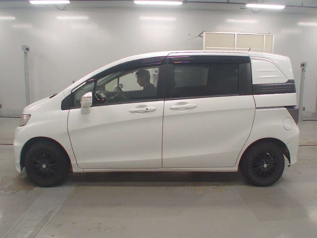 HONDA FREED SPIKE