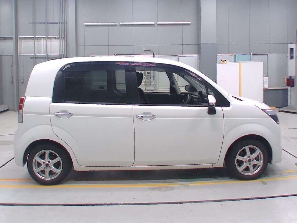 TOYOTA SPADE