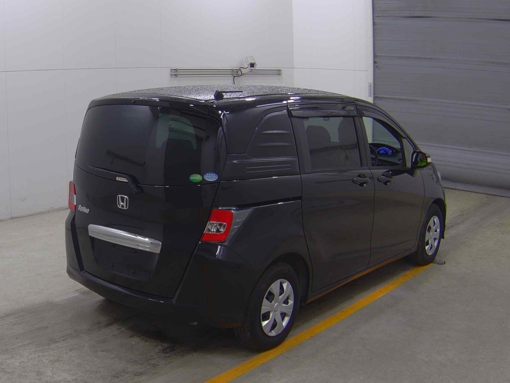 HONDA FREED SPIKE