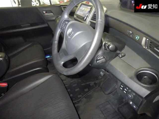 HONDA FREED SPIKE