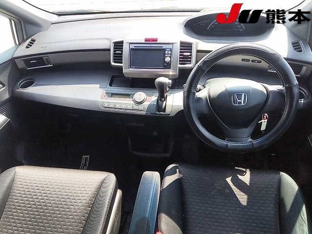 HONDA FREED SPIKE