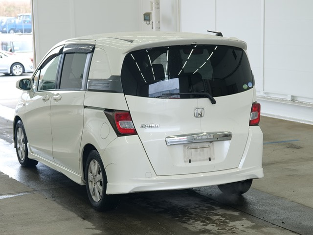 HONDA FREED SPIKE