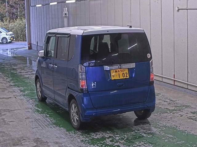 HONDA N-BOX