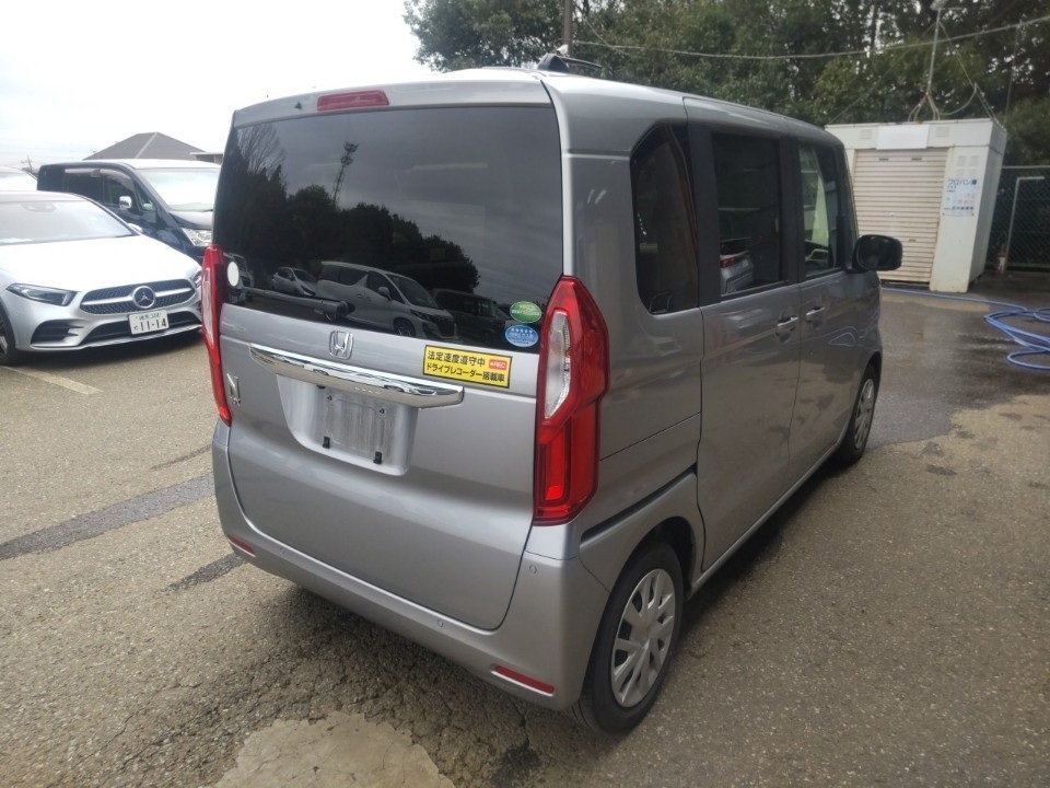 HONDA N-BOX