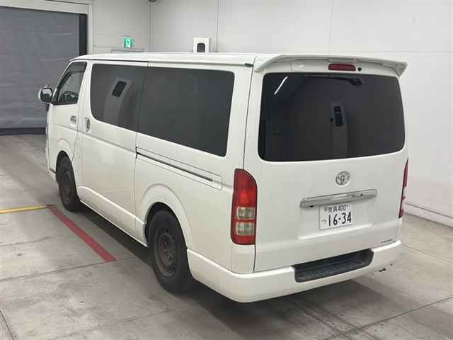 TOYOTA REGIUS ACE