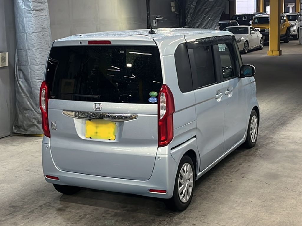 HONDA N-BOX