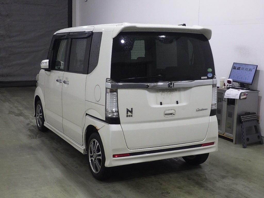HONDA N-BOX