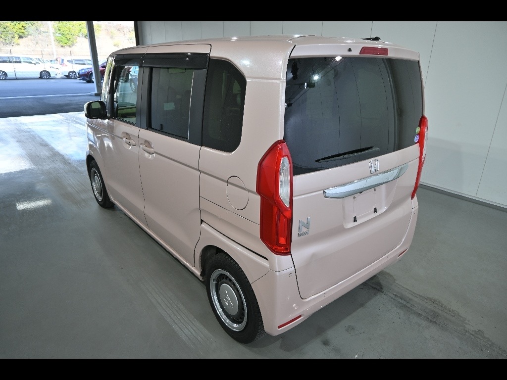 HONDA N-BOX