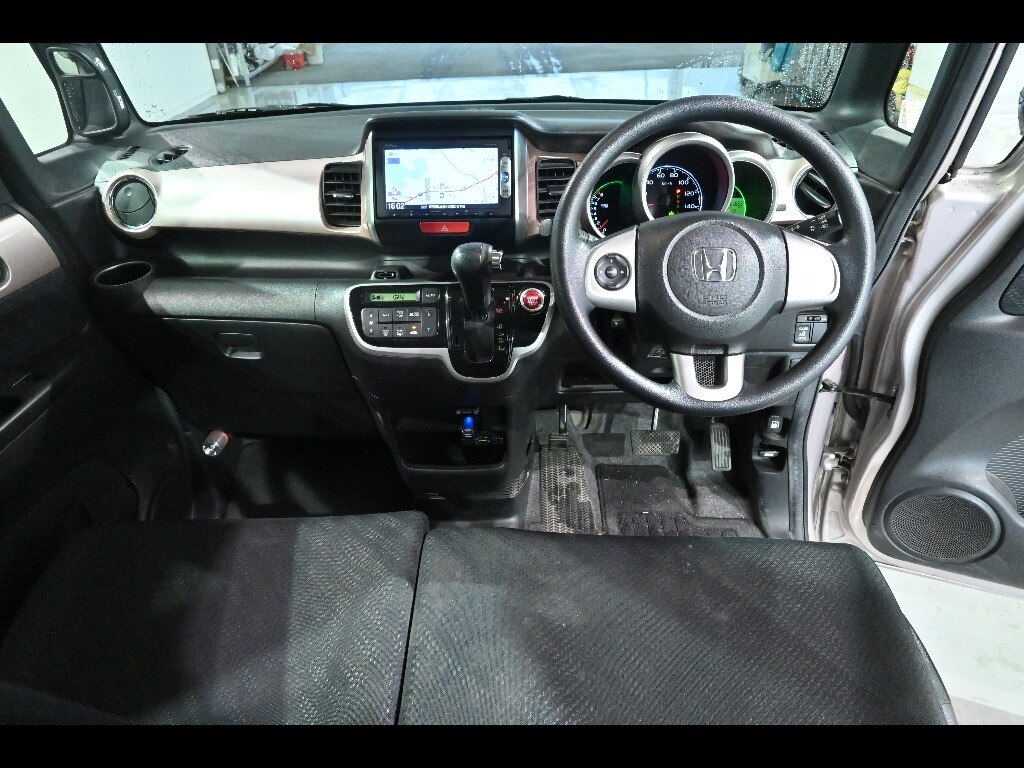 HONDA N-BOX
