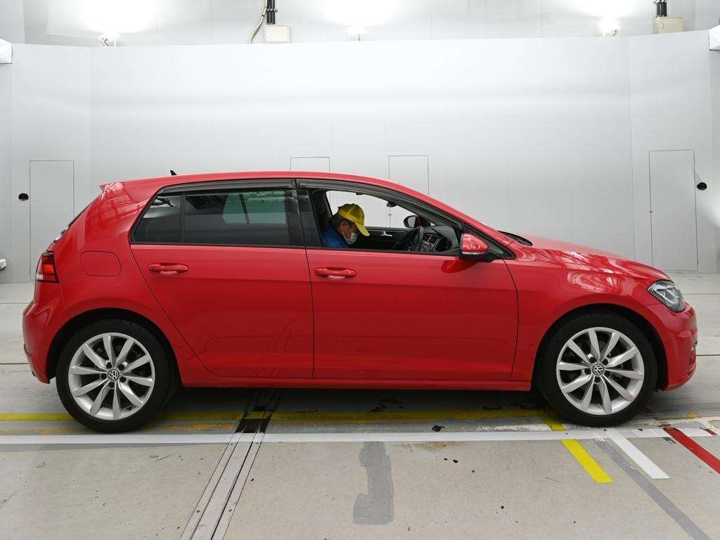 VOLKSWAGEN GOLF