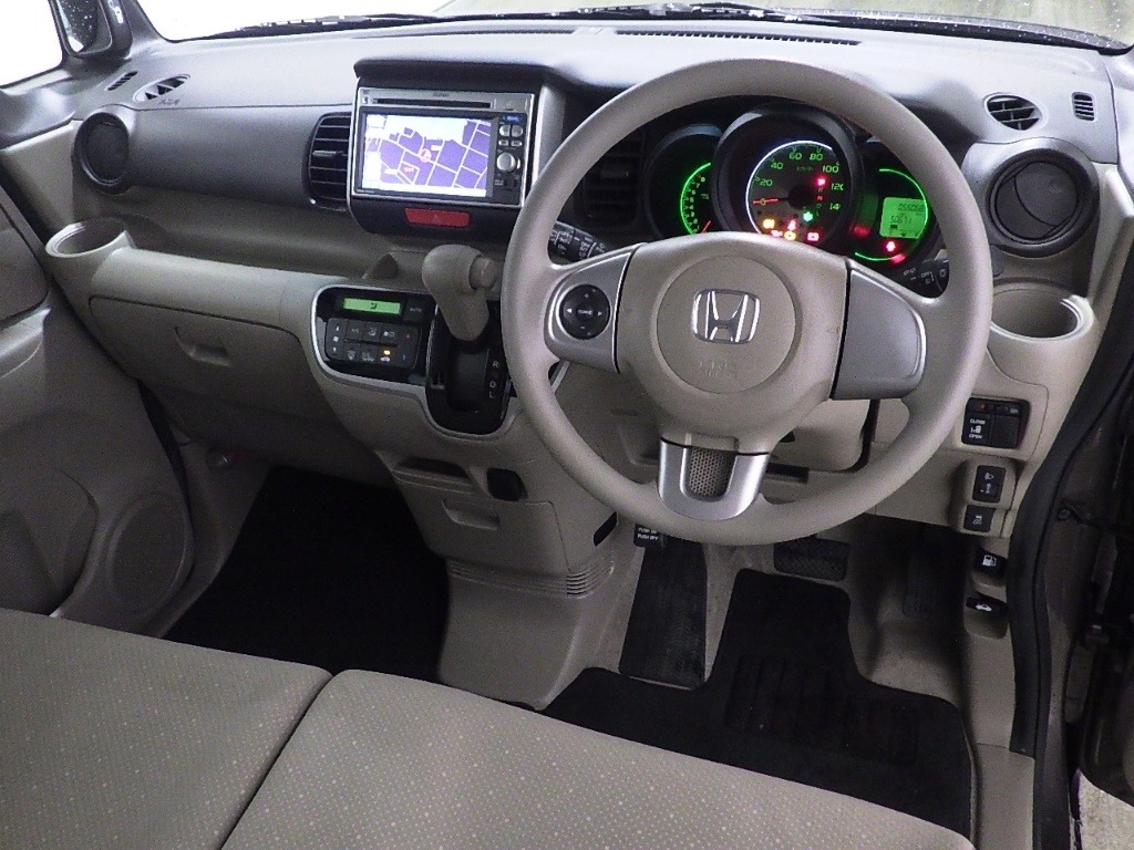 HONDA N-BOX