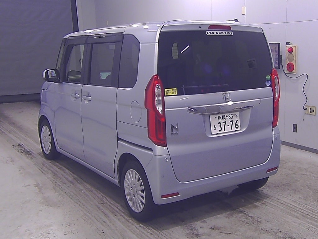 HONDA N-BOX