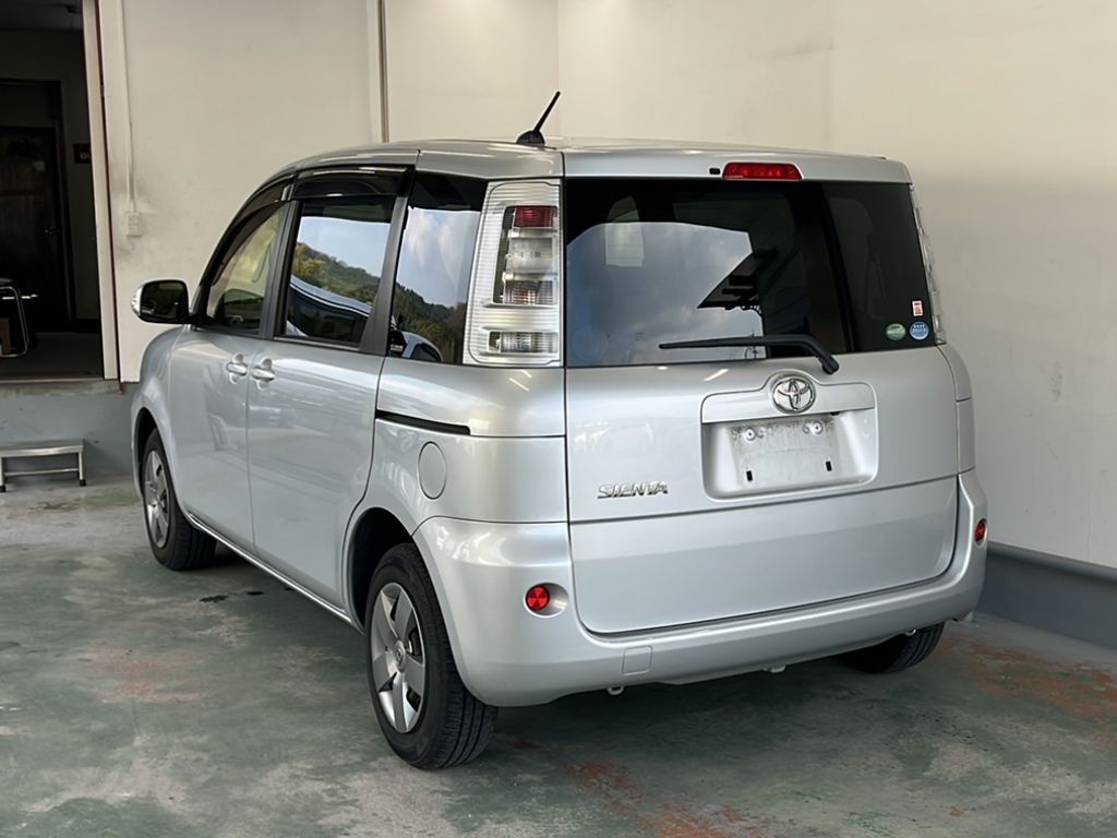 TOYOTA SIENTA