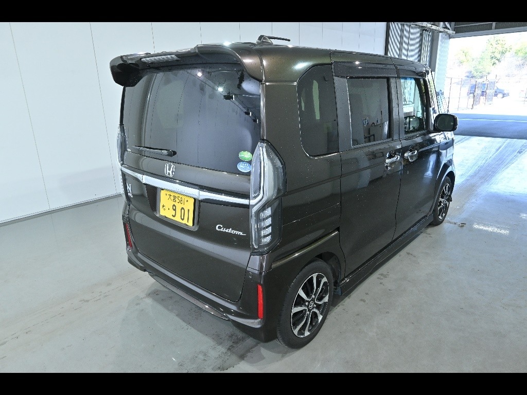 HONDA N-BOX
