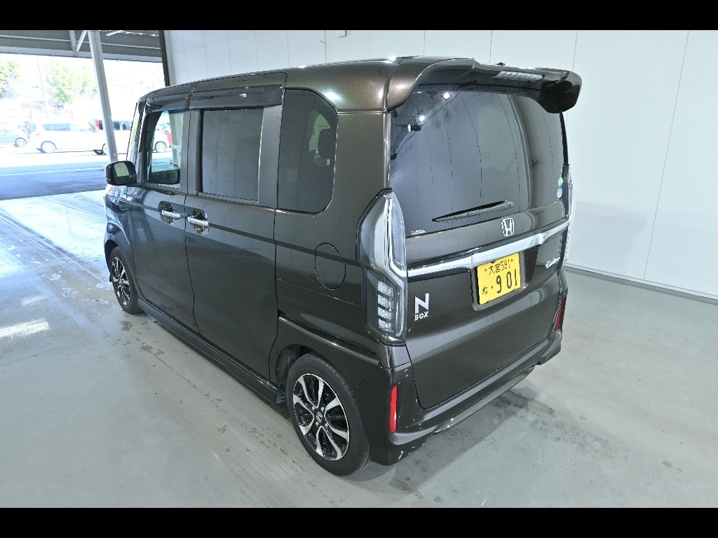 HONDA N-BOX