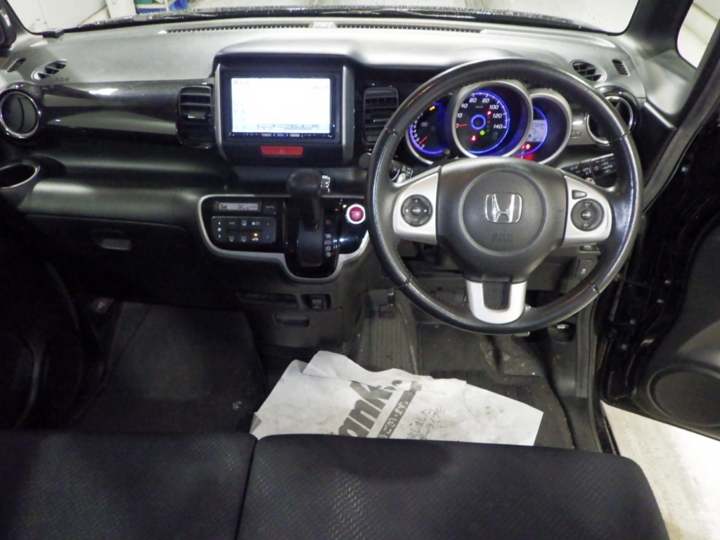 HONDA N-BOX