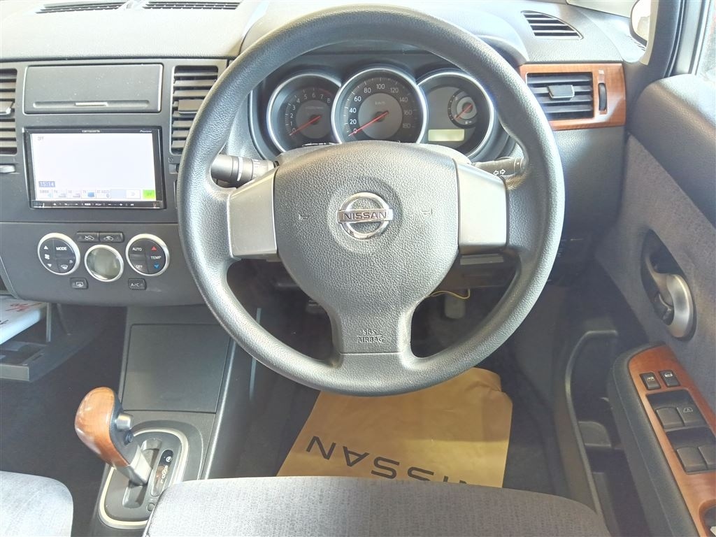 NISSAN TIIDA LATIO