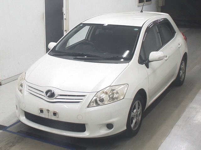 TOYOTA AURIS