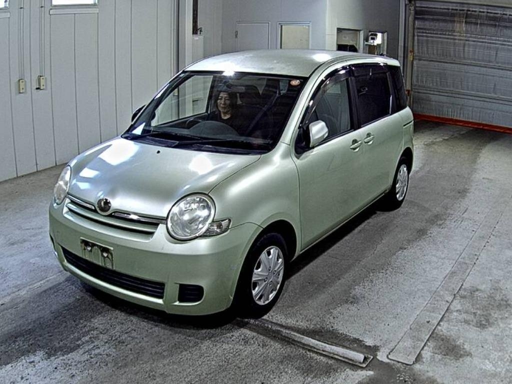 TOYOTA SIENTA