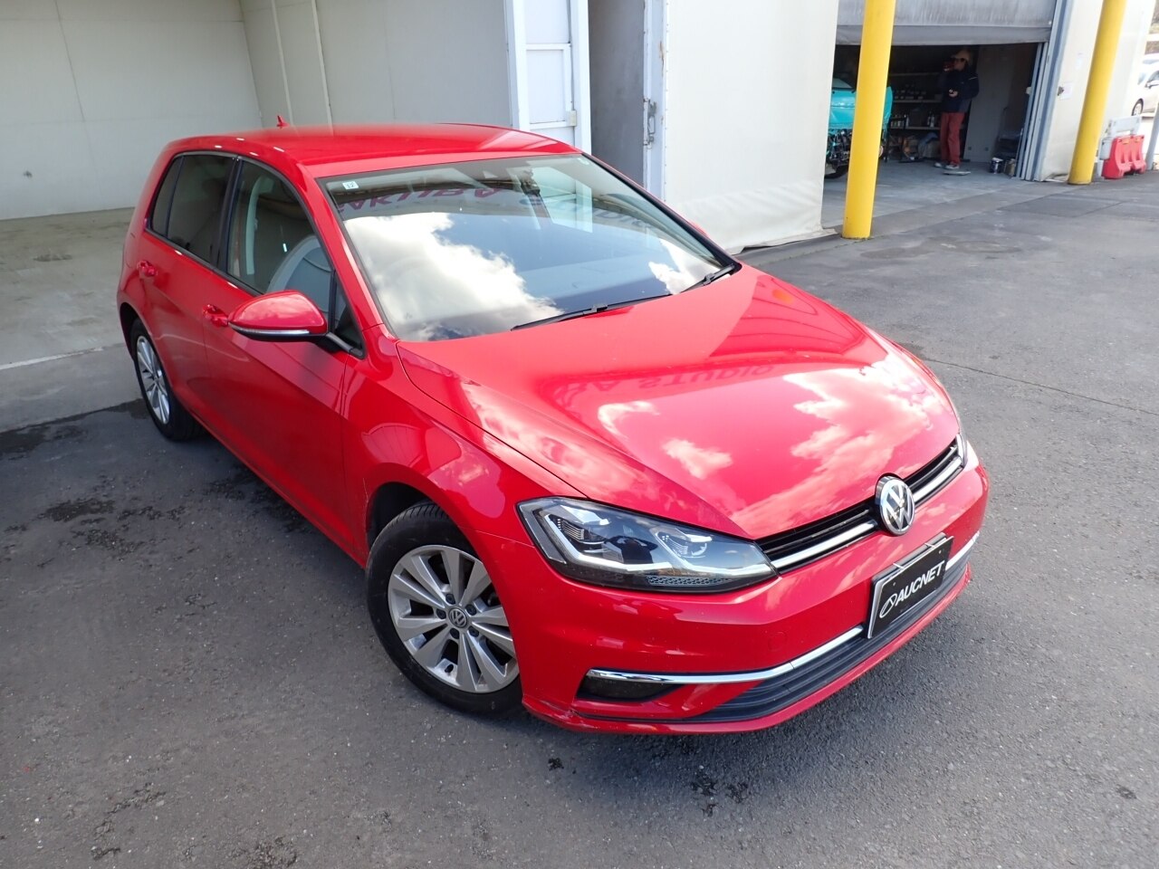 VOLKSWAGEN GOLF