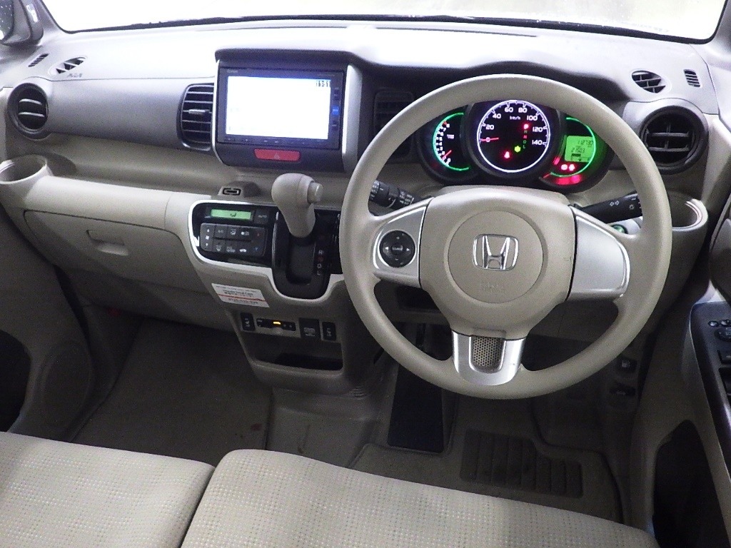 HONDA N-BOX