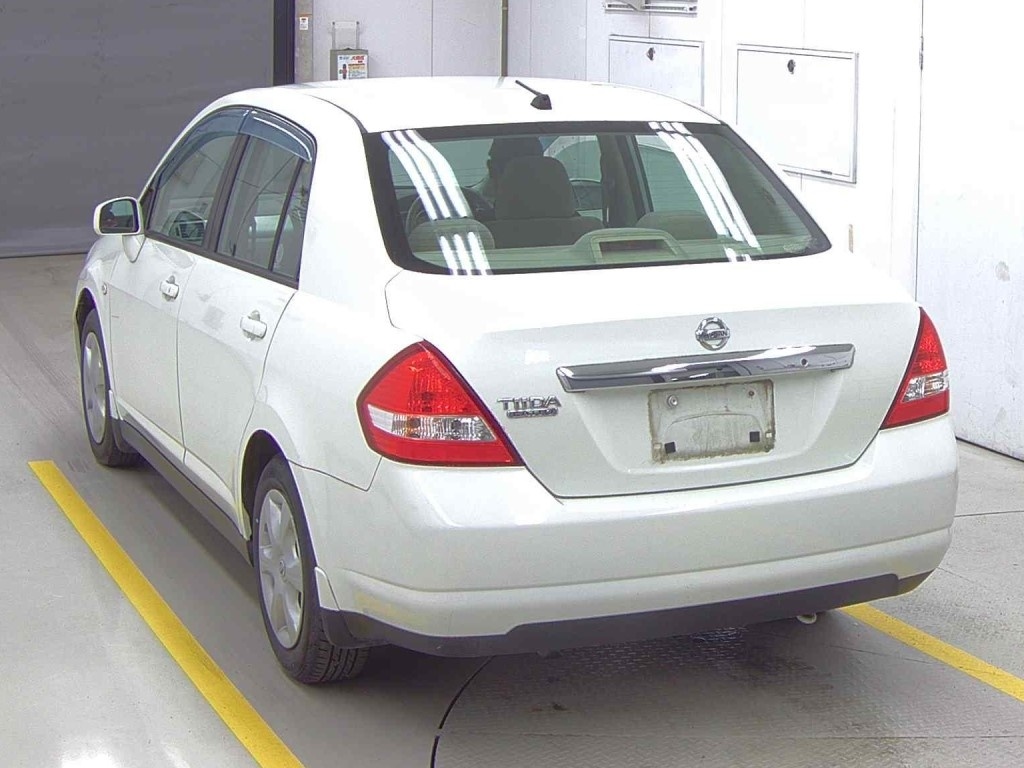 NISSAN TIIDA LATIO