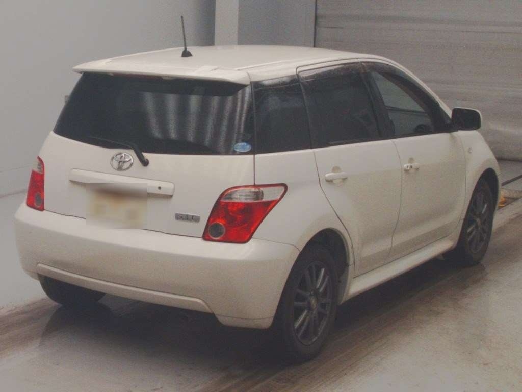 TOYOTA IST