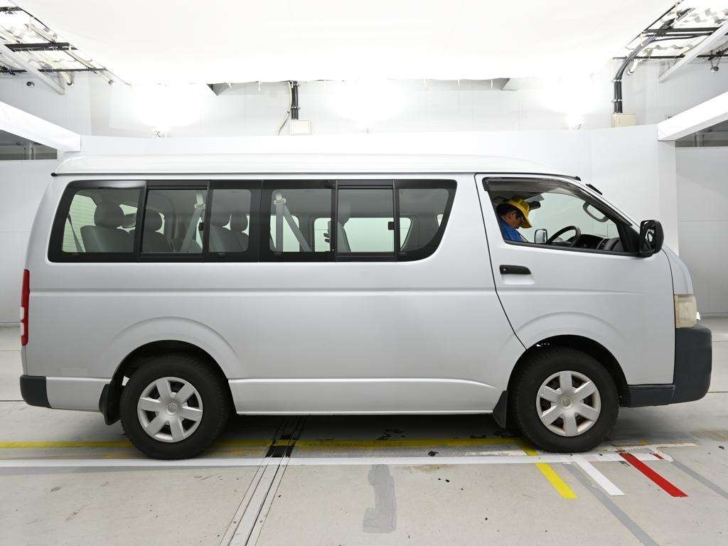 TOYOTA HIACE