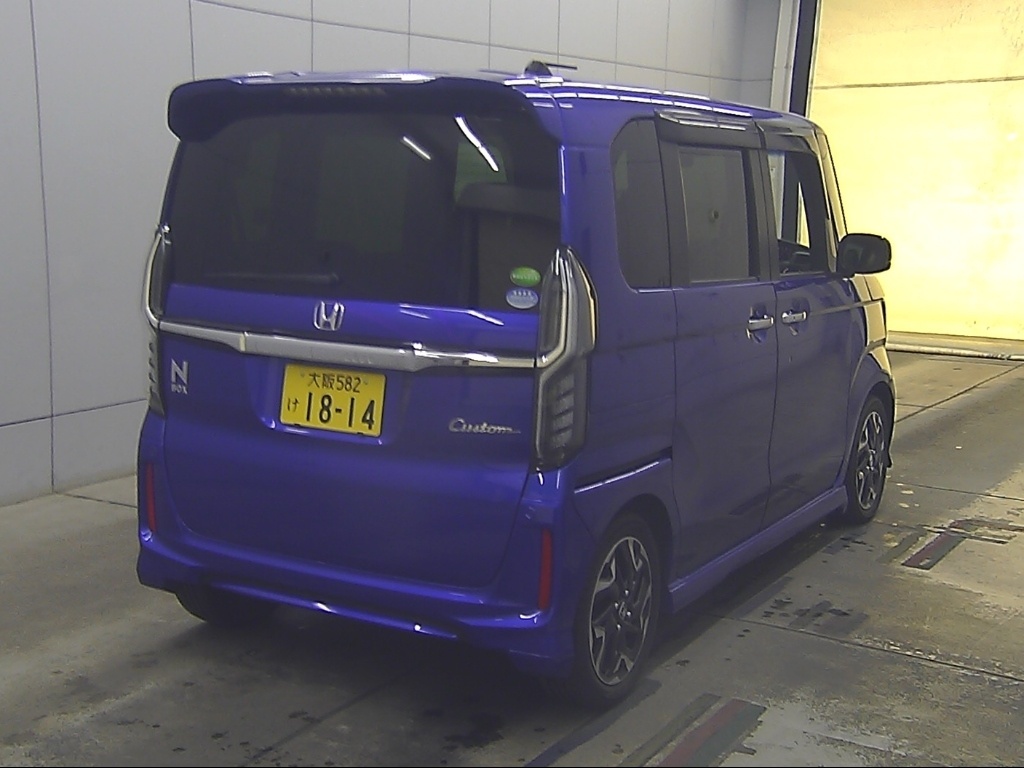 HONDA N-BOX