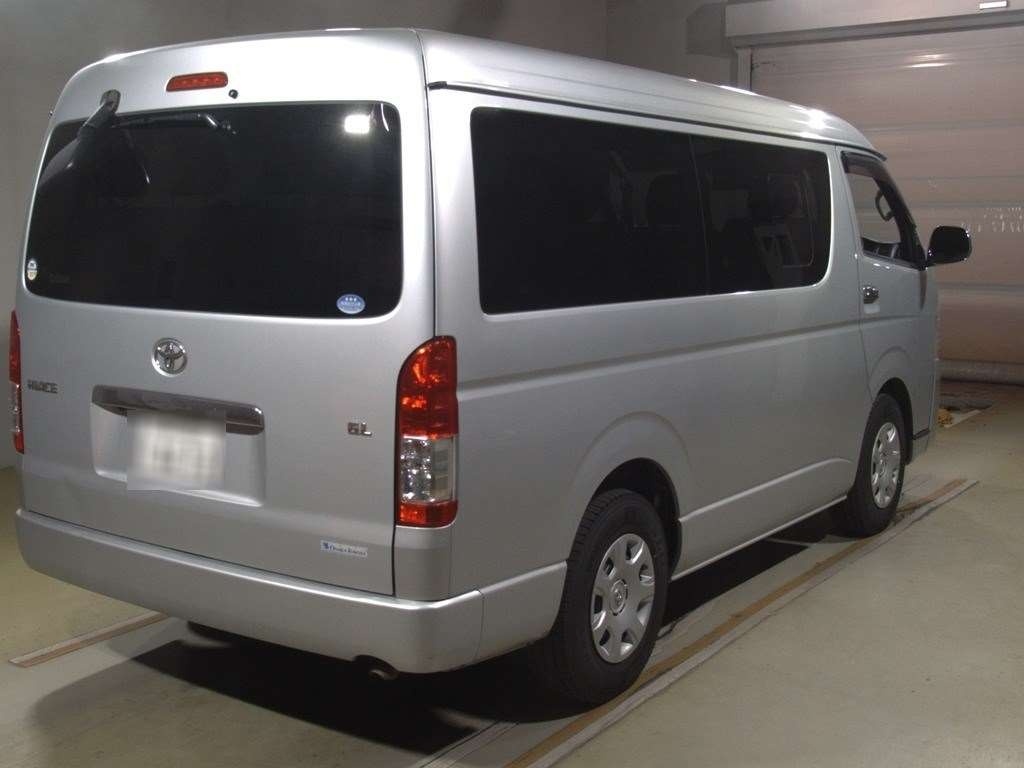 TOYOTA HIACE