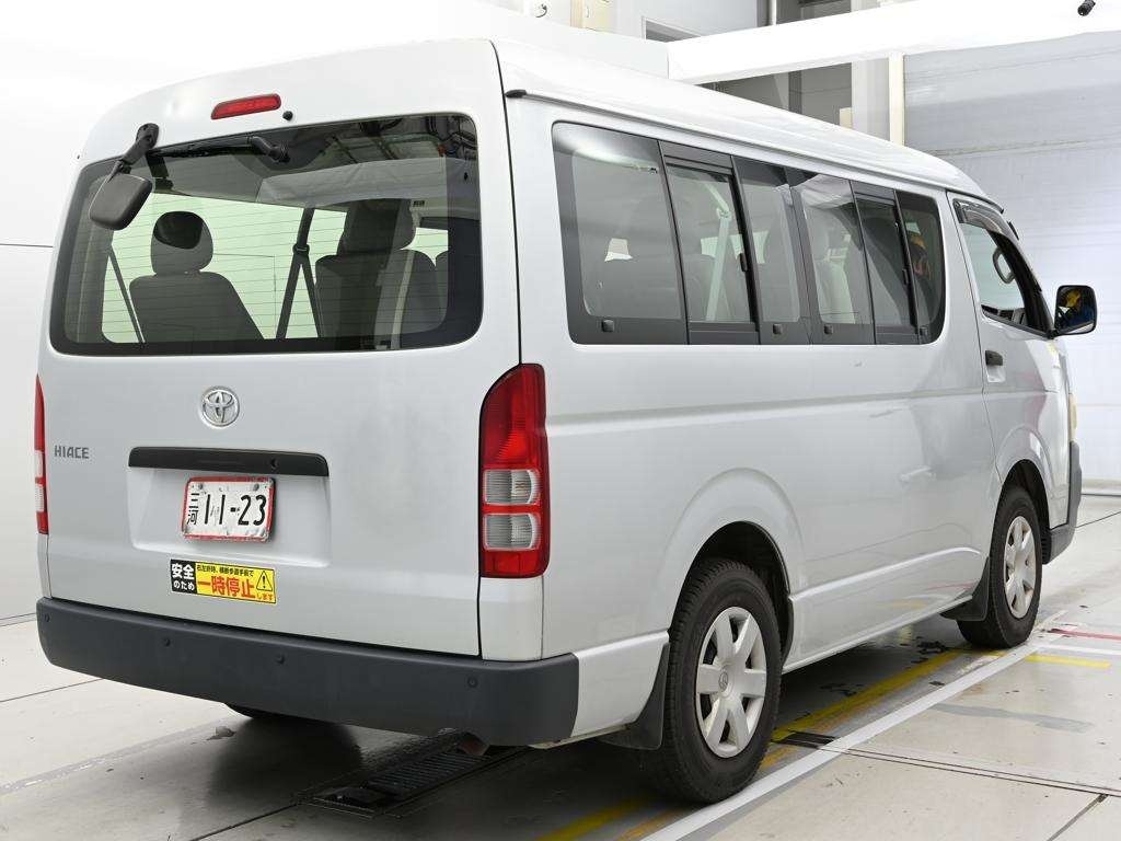 TOYOTA HIACE