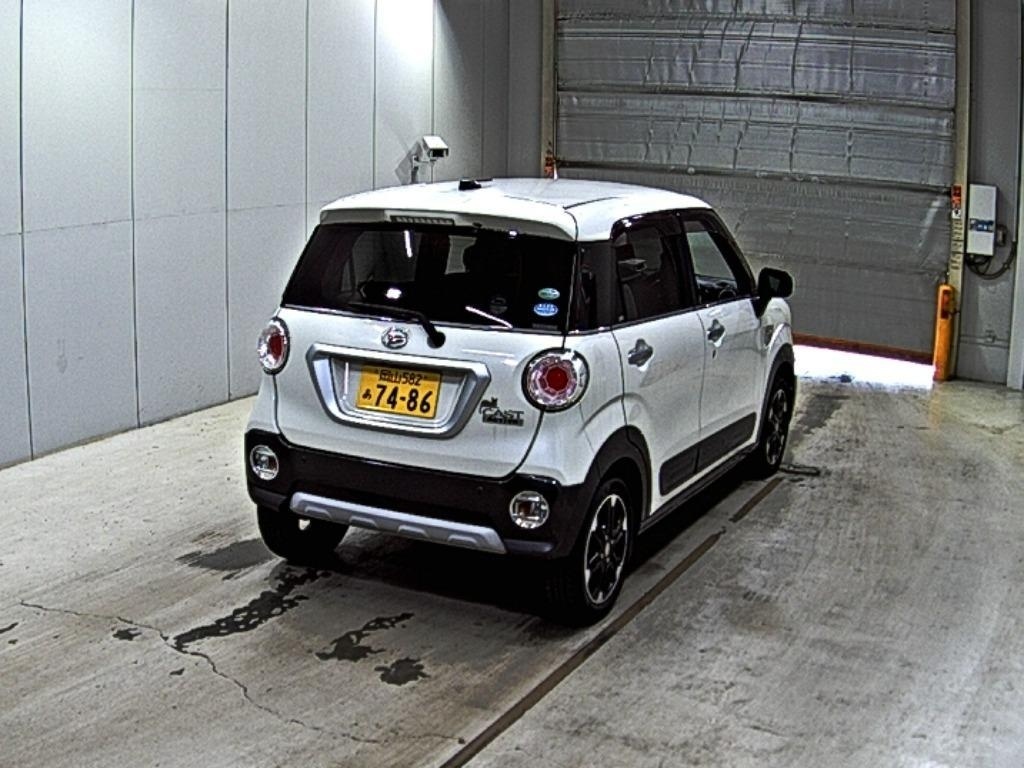 DAIHATSU CAST